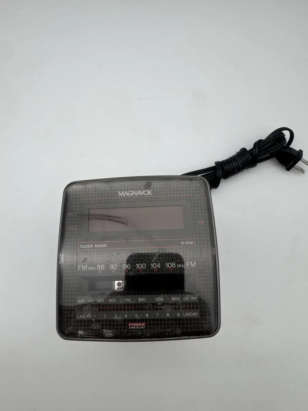 Magnavox D-3110/17 Cube AM/FM Dual Alarm Battery Backup Clock Radio